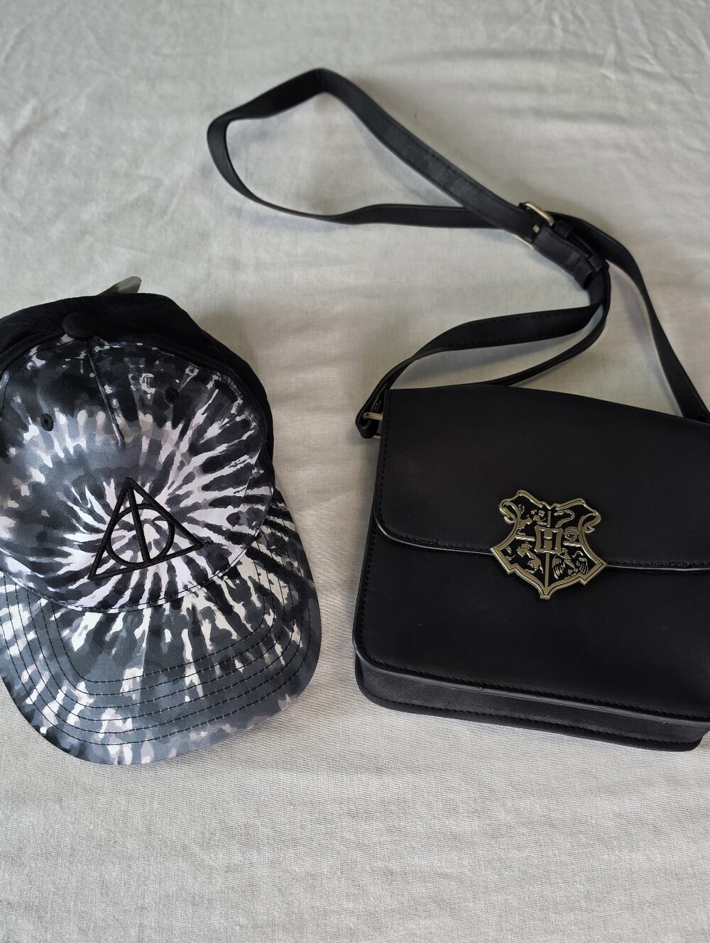 Harry Potter Lot Black Faux Leather Hogwarts Crest Crossbody Deathly Hallows Cap